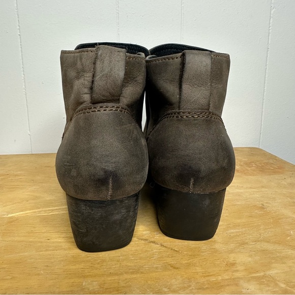 Born Rascal Boot Size 8.5/40 Brown Taupe Oiled Leather Block Heel Bootie - Picture 12 of 12